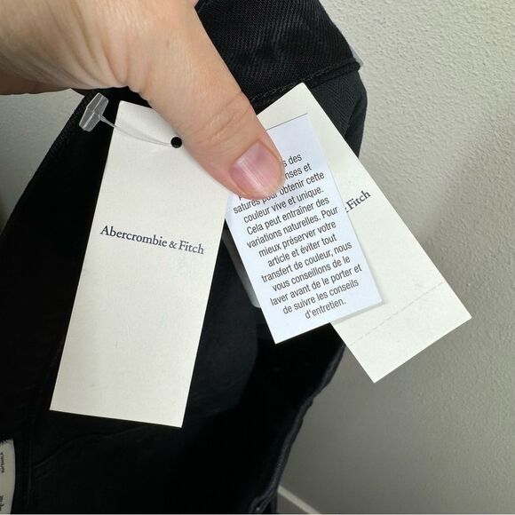 NWT Abercrombie & Fitch The 90s Relaxed Jeans High Rise Black Size 34 18 Short - Picture 8 of 10